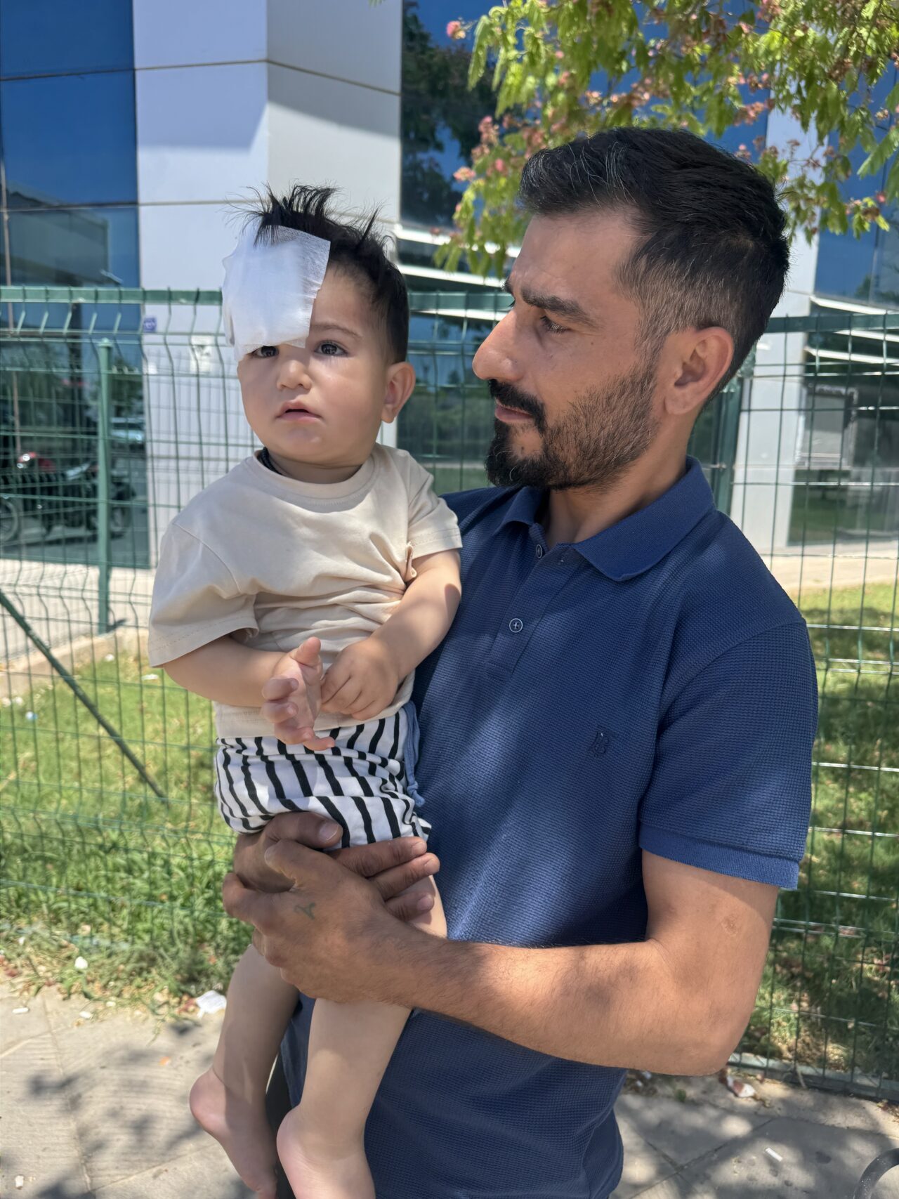 ŞANLIURFA (AA) – Şanlıurfa'nın Halfeti ilçesinde sahipsiz köpeğin saldırısına uğrayan