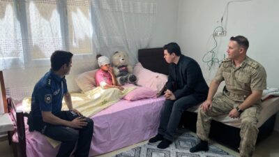 ŞANLIURFA (AA) – Şanlıurfa'nın Suruç ilçesinde, sahipsiz köpeklerin saldırısına uğrayan