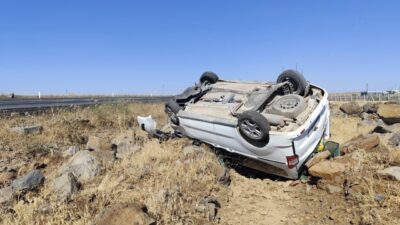 ŞANLIURFA (AA) – Şanlıurfa'nın Siverek ilçesinde otomobilin şarampole devrilmesi sonucu
