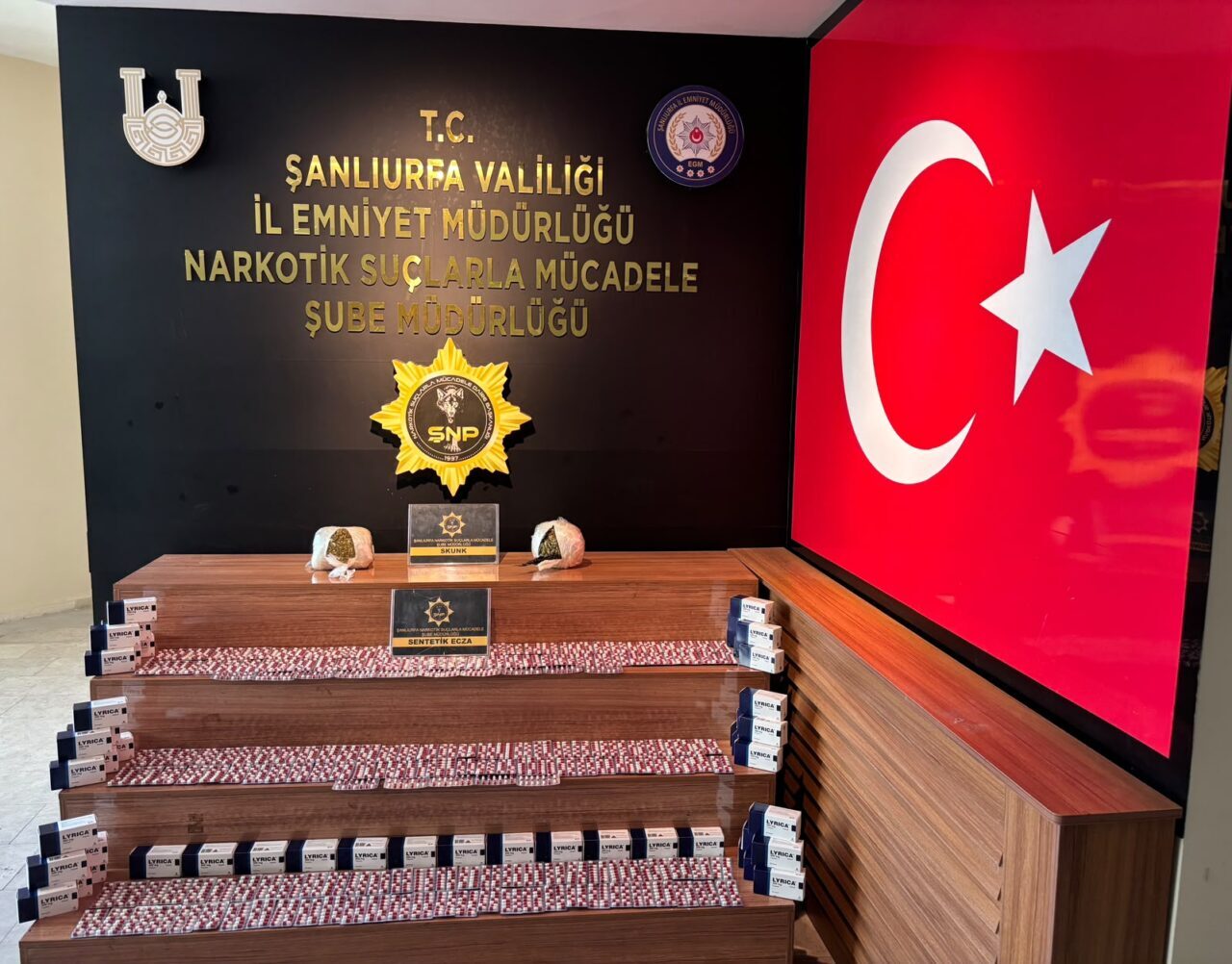 ŞANLIURFA (AA) – Şanlıurfa'da bir yolcu otobüsünde 2 bin 716