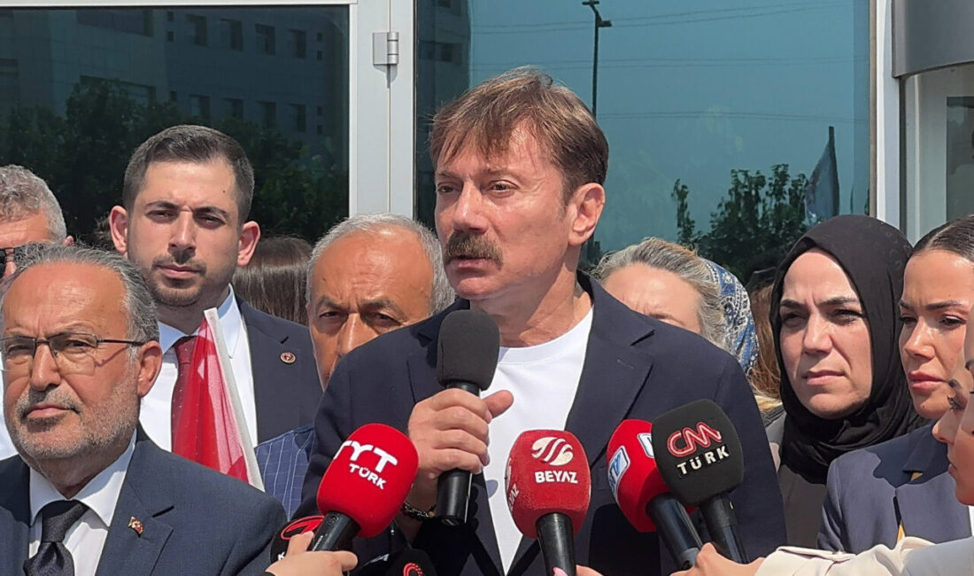 İSTANBUL (AA) – Şehit aileleri ve gaziler, CHP'li Bahçelievler Belediye