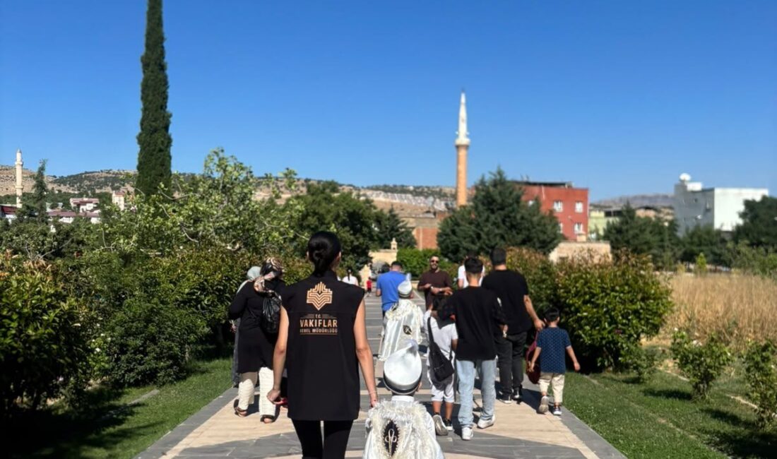SİİRT (AA) – Siirt'te, Bitlis Vakıflar Bölge Müdürlüğünce 26 çocuk