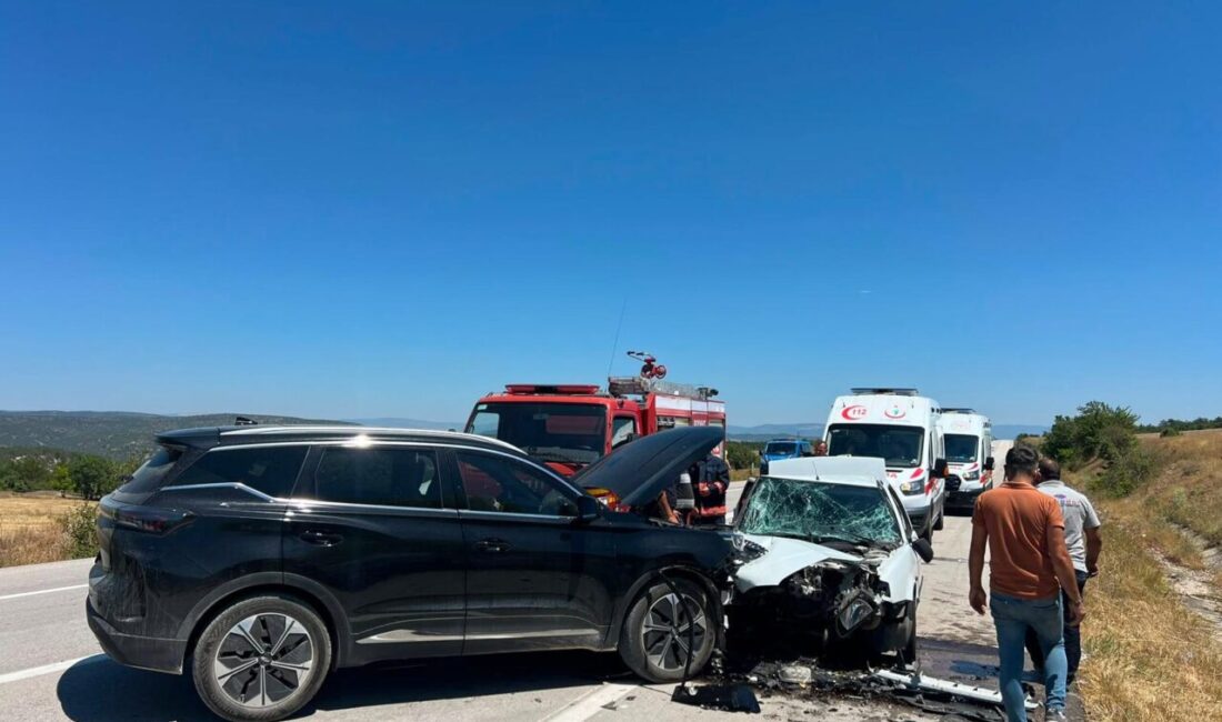SİNOP (AA) – Sinop'un Saraydüzü ilçesinde ciple otomobilin çarpışması sonucu