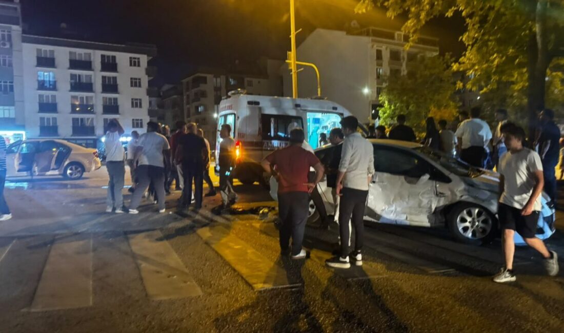 SİNOP (AA) – Sinop'un Boyabat ilçesinde iki otomobilin çarpıştığı kazada