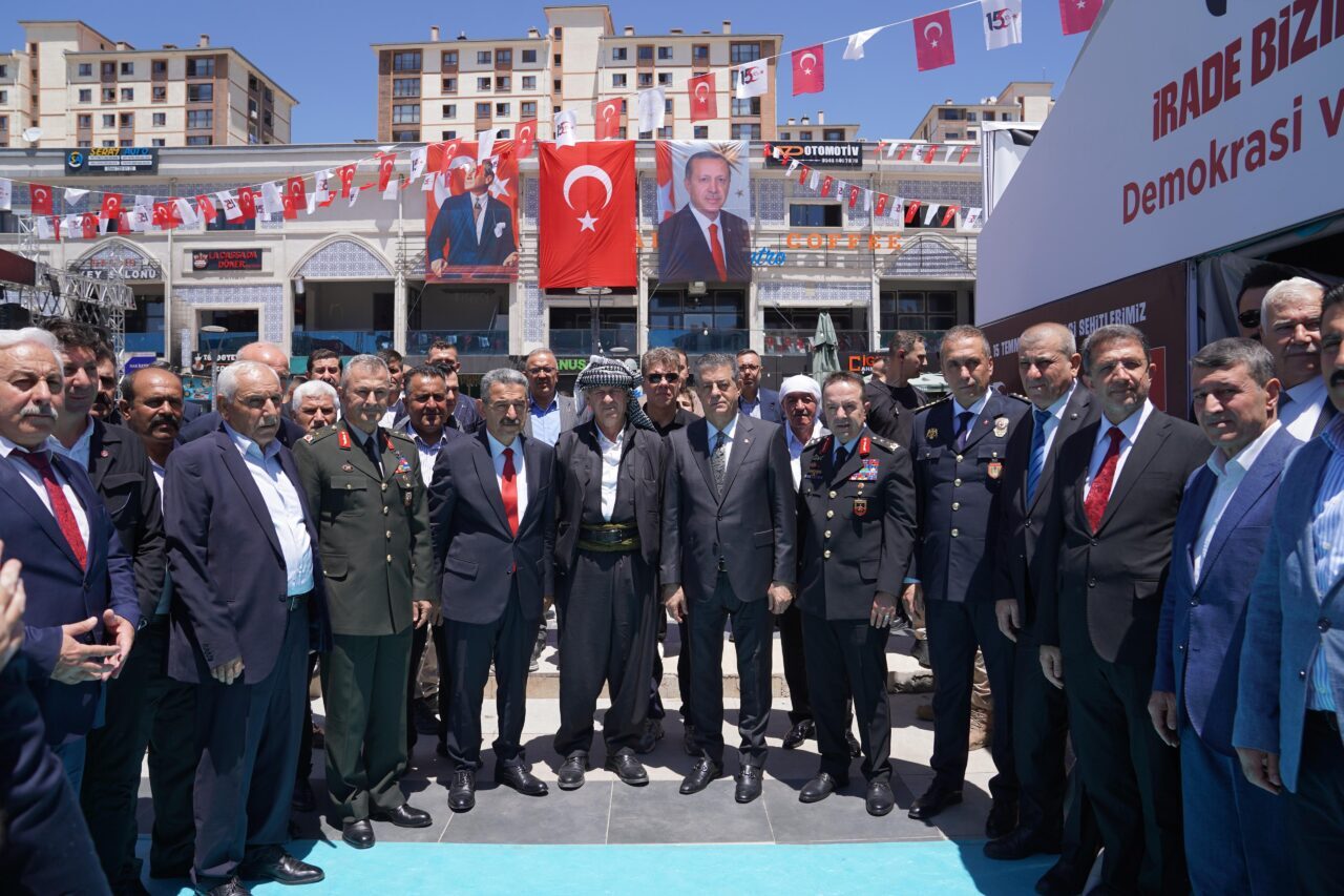 ŞIRNAK/BİNGÖL (AA) – Şırnak ve Bingöl'de 15 Temmuz Demokrasi ve