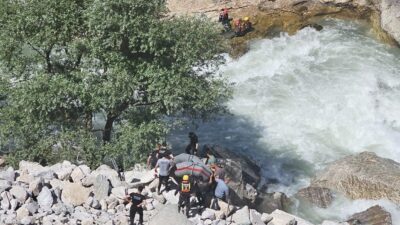 ŞIRNAK (AA) – Şırnak'ın Beytüşşebap ilçesinde balık tutarken Habur Çayı'na