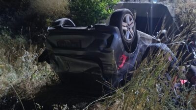 SİVAS (AA) – Sivas'ın Şarkışla ilçesinde otomobilin devrilmesi sonucu yaralanan