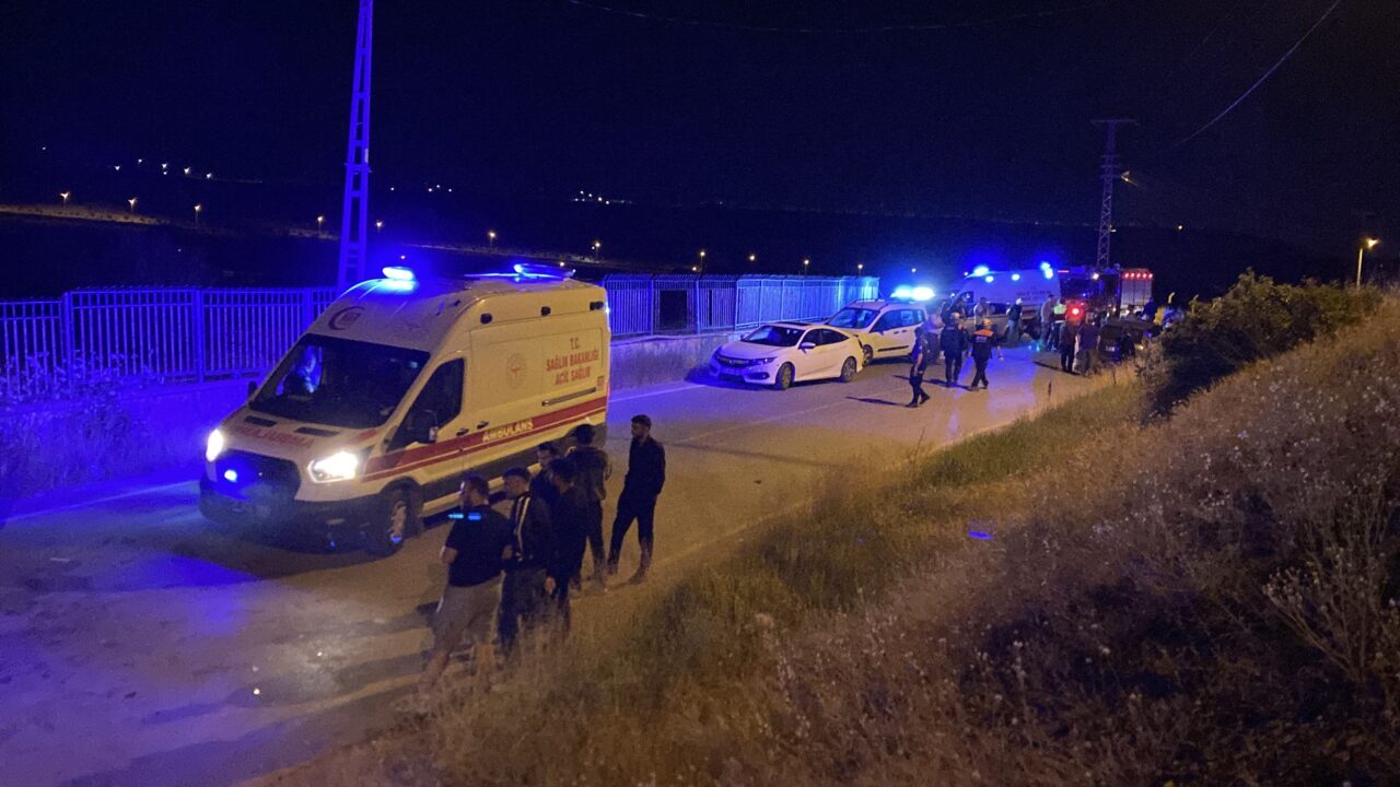 SİVAS (AA) – Sivas'ta iki otomobilin çarpışması sonucu yaralanan 6