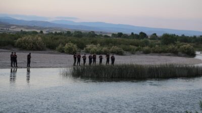 SİVAS (AA) – Sivas'ın Gemerek ilçesinde, serinlemek için Kızılırmak'a giren