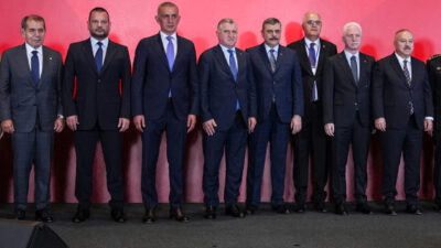 - "Sporun marka değerini yükseltmemiz lazım. Tribünlerde olay olan, sahaya