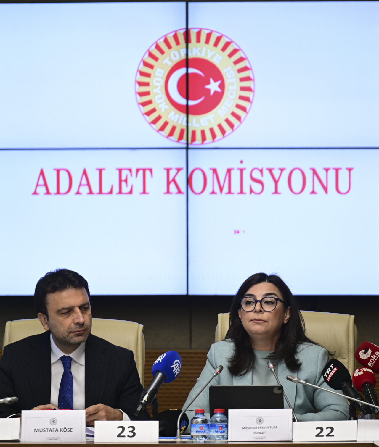 - Teklifin ilk imza sahiplerinden AK Parti İstanbul Milletvekili Müşerref