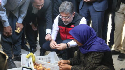 - "Kayısı çok önemli ürünlerden bir tanesi. Neden? Çünkü biz
