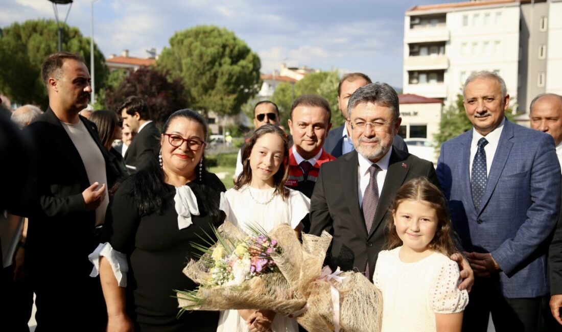 - "Üç tarafı denizlerle çevrili bu ülkede su ürünleri yetiştiriciliği