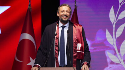 - Hidayet Türkoğlu:
"Üzerimdeki cübbenin sorumluluğunu hiçbir zaman unutmayacağım. Belki de