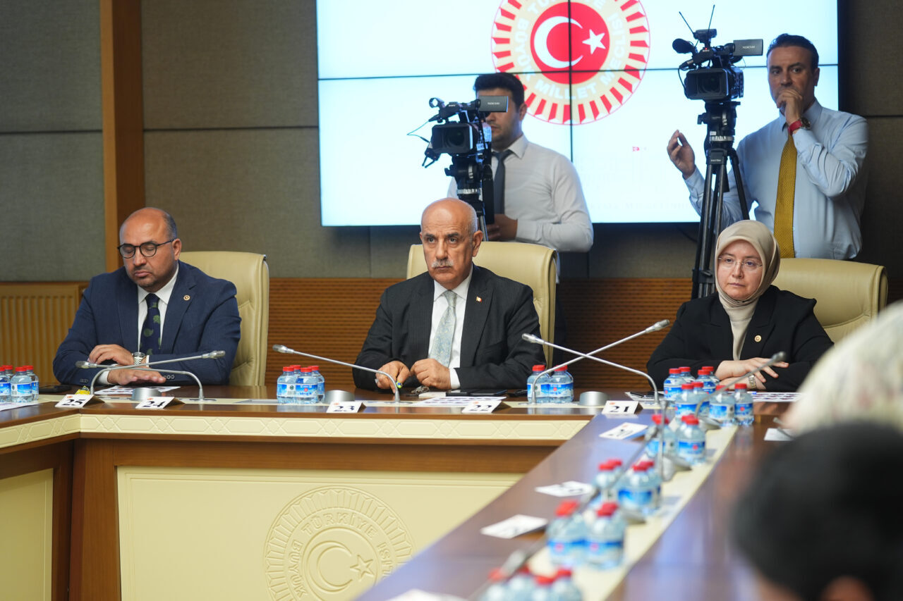 - Komisyon Başkanı Yusuf Beyazıt:
- "Elbette işlenen fiillerin hukuki karşılığı
