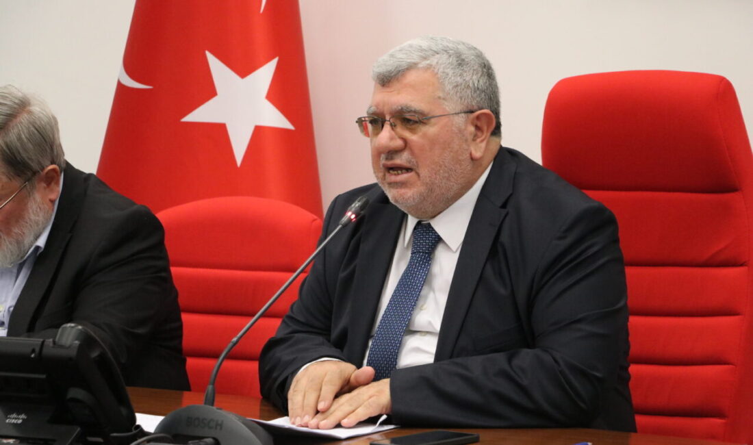 - Tekirdağ Namık Kemal Üniversitesi İlahiyat Fakültesi Dekanı Prof. Dr.