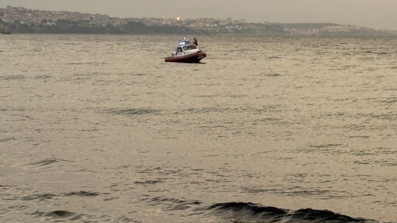 TEKİRDAĞ (AA) – Tekirdağ'da denize girdikten sonra kaybolan kişiyi bulmak