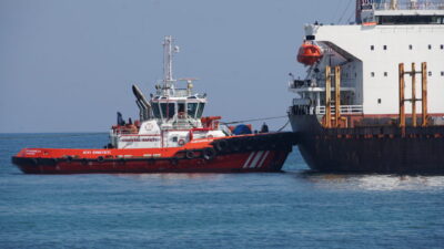 TEKİRDAĞ (AA) – Tekirdağ açıklarında karaya oturan çeltik yüklü gemi