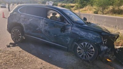 TOKAT (AA) – Tokat'ın Reşadiye ilçesinde cipin istinat duvarına çarpması
