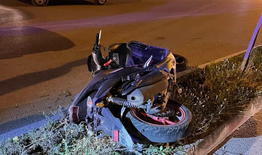 TOKAT (AA) – Tokat'ın Niksar ilçesinde kaldırıma çarpan motosikletin sürücüsü