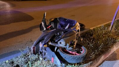 TOKAT (AA) – Tokat'ın Niksar ilçesinde kaldırıma çarpan motosikletin sürücüsü