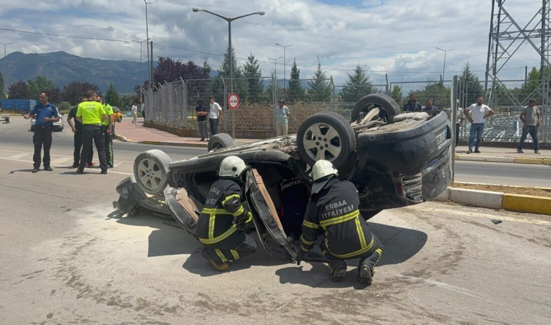TOKAT (AA) – Tokat'ın Erbaa ilçesinde otomobilin devrildiği kaza, güvenlik