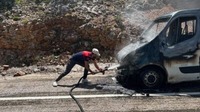 TOKAT (AA) – Tokat'ın Reşadiye ilçesinde yangın çıkan kamyonette hasar