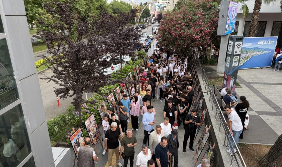 TRABZON (AA) – Trabzon'da "34. Uluslararası Akçaabat Müzik ve Halk