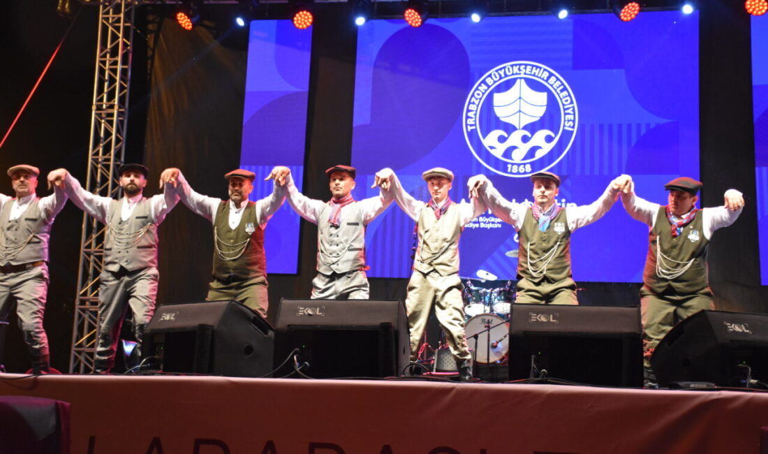 TRABZON (AA) – Trabzon'da 4. Uluslararası Horon ve Müzik Festivali,