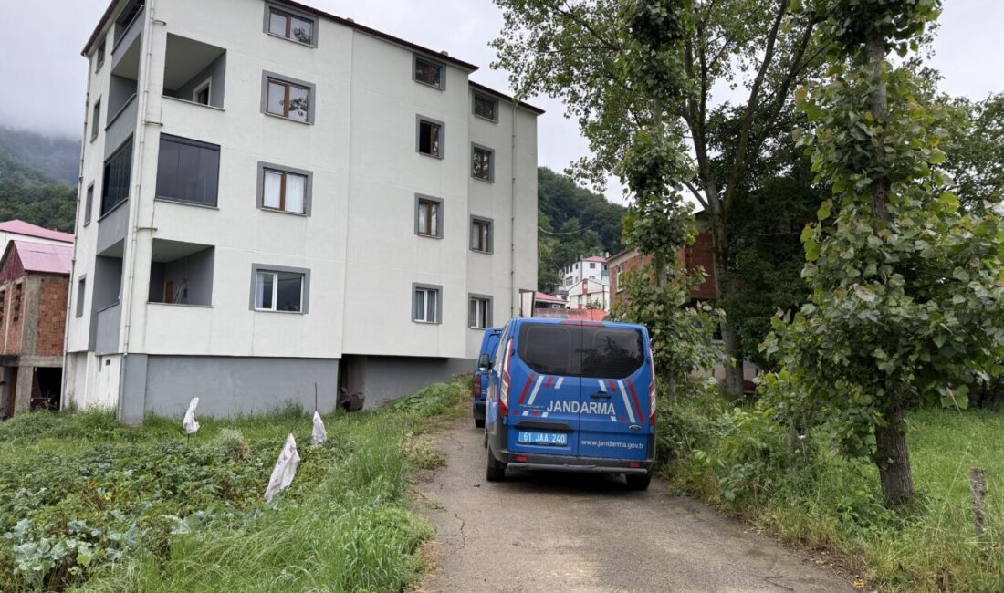 TRABZON (AA) – Trabzon'un Düzköy ilçesinde çıkan silahlı kavgada 1