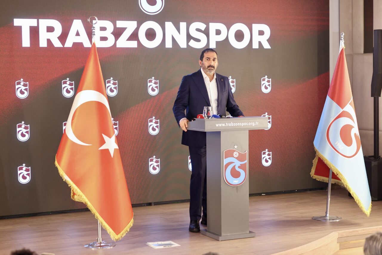 - "Trabzonspor'da kalmak istemeyen, Trabzonspor ile birlikte yürümek istemeyen ya