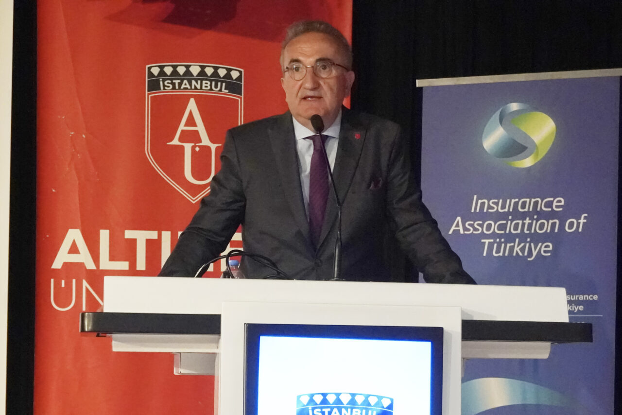 - Türkiye Sigorta Birliği Başkanı Ahmet Yaşar:
- "Bizim görevimiz teknolojiyi