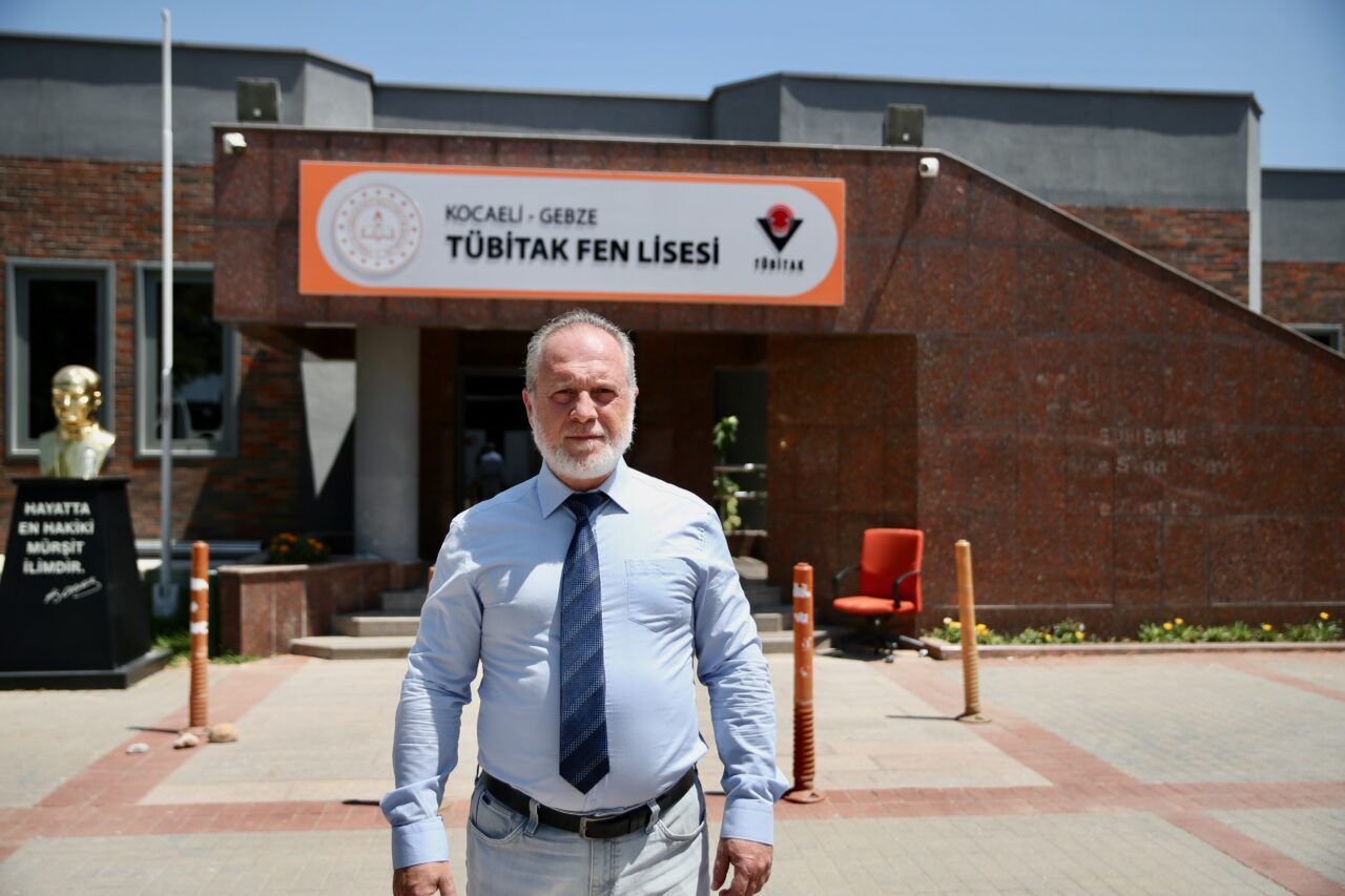 - Lise, ilk yüze giren 7 öğrencisiyle 12, ilk bine