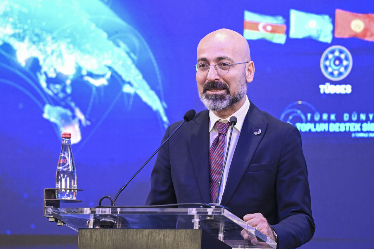 - AK Parti Genel Başkan Yardımcısı ve Türk Devletleri ile
