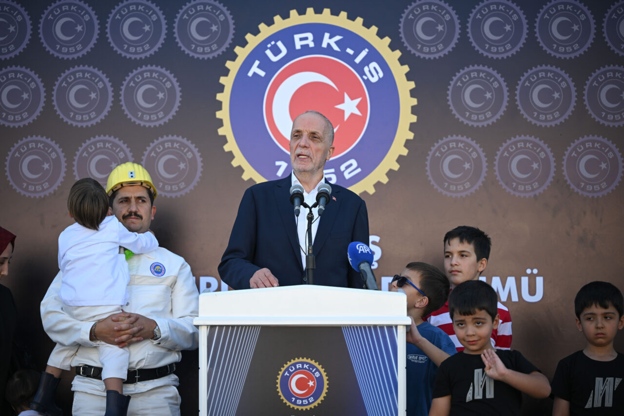 ANKARA (AA) – Türkiye İşçi Sendikaları Konfederasyonunun (TÜRK-İŞ) 74. kuruluş