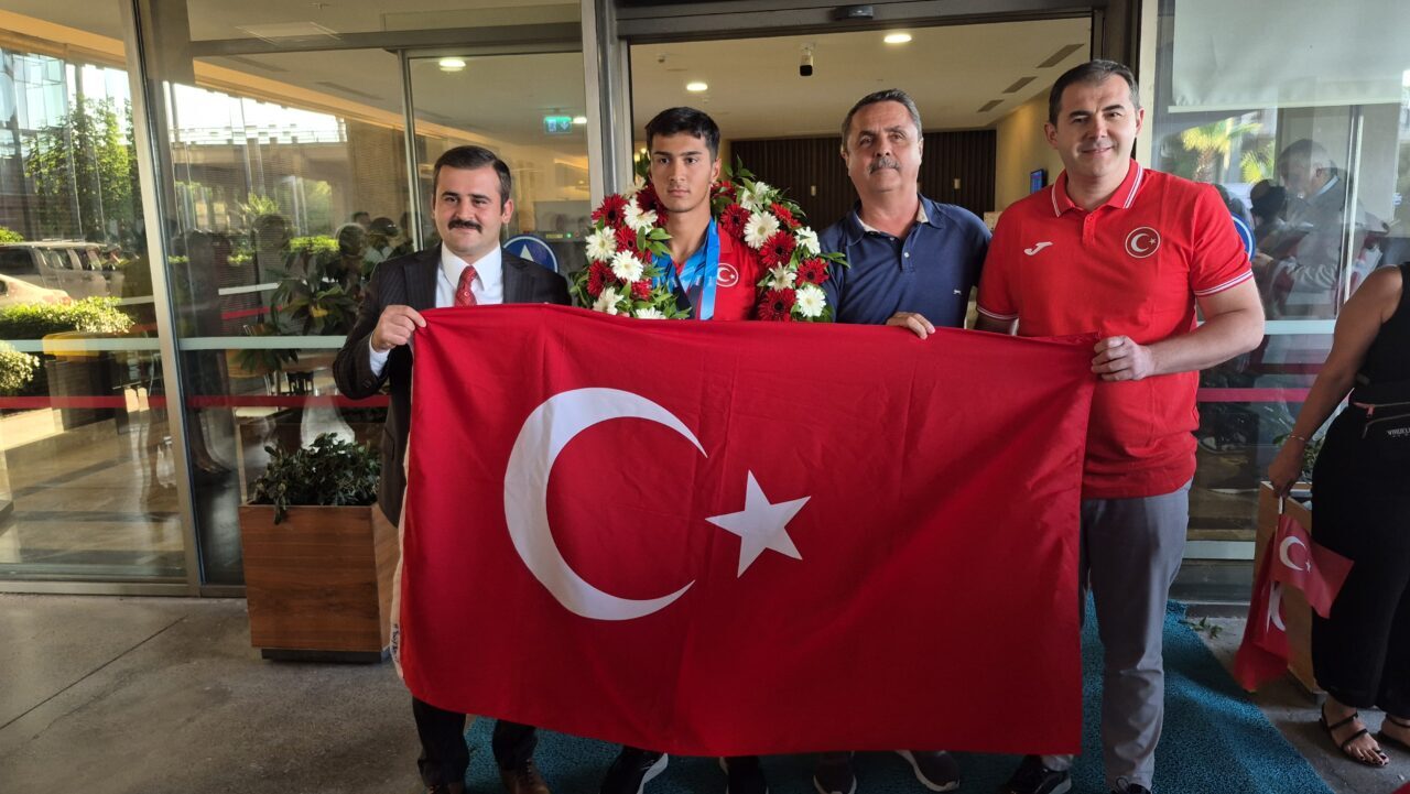 - Milli sporcu Rahmi Kaan:
- "Daha iyilerini başaracağım inşallah"