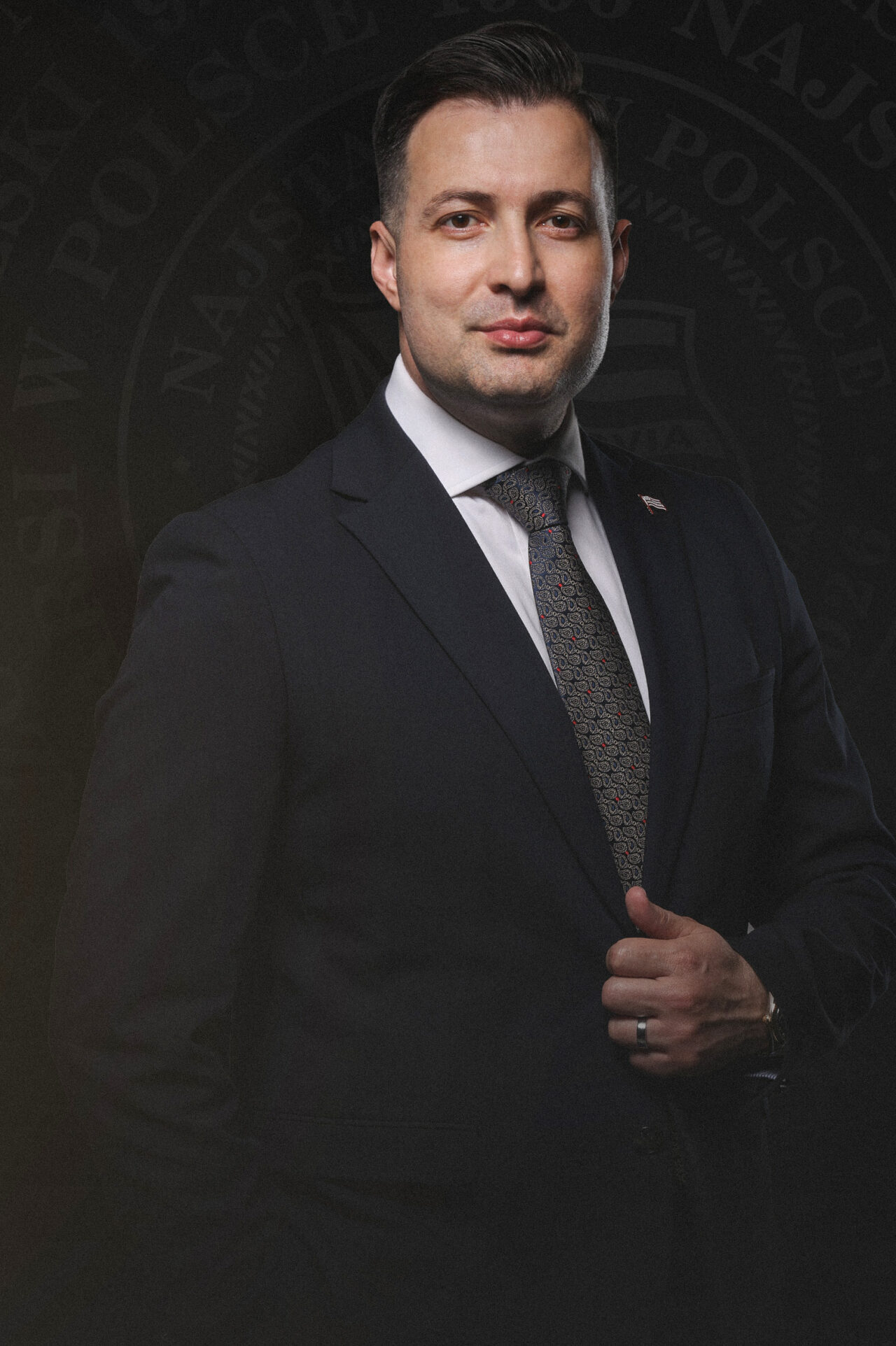 - Polonya'daki AGH University of Krakow'da profesör olarak görev yapan