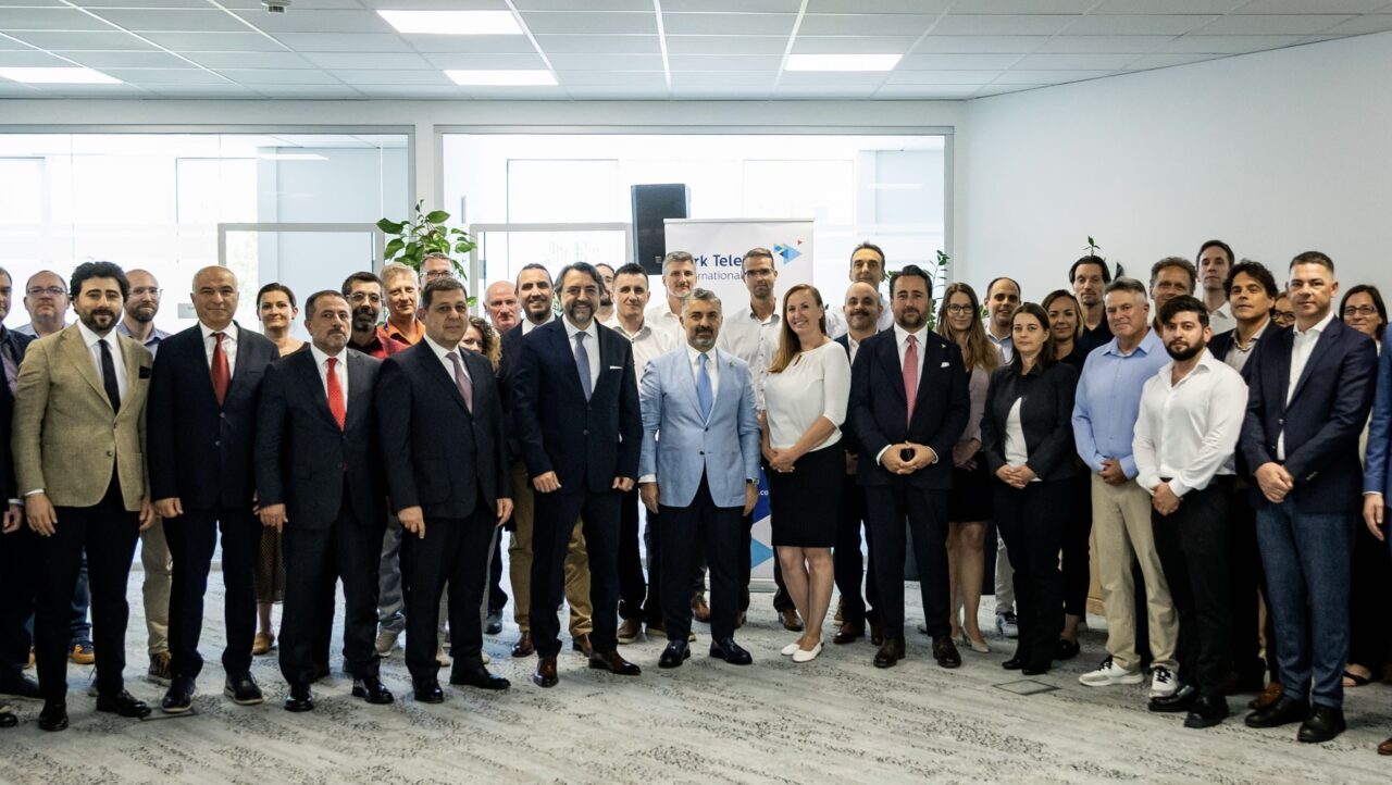 - Türk Telekom CEO'su Ebubekir Şahin:
- "Türk Telekom International ile