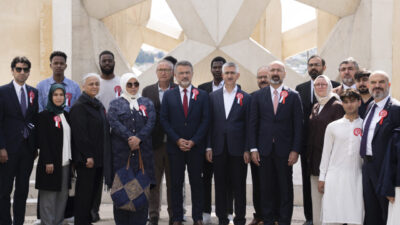 - Türkiye Maarif Vakfı Başkanı Mahmut Mustafa Özdil:
- "Türkiye Maarif