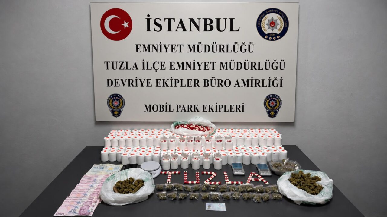 İSTANBUL (AA) – Tuzla'da, bir eve yönelik uyuşturucu operasyonunda gözaltına