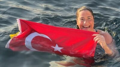 İZMİR (AA) – Açık su yüzücüsü 25 yaşındaki Aysu Türkoğlu,