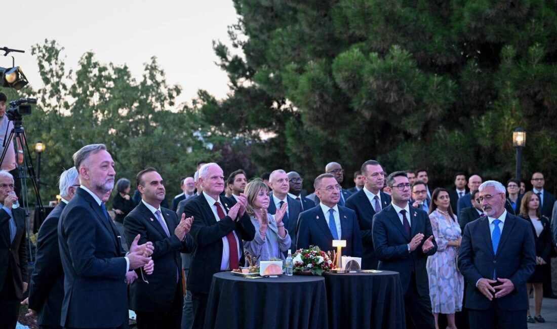 - Antalya'da 5-9 Ekim'de yapılacak kongreden önce Türkiye'deki büyükelçiler ve