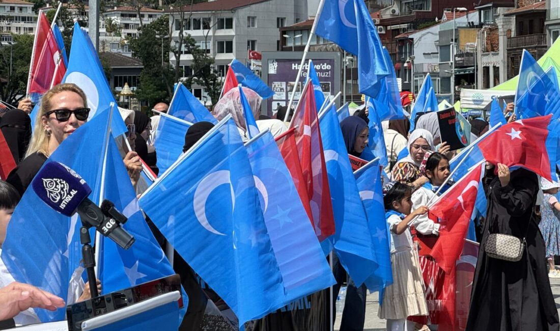 İSTANBUL (AA) – İstanbul'da, Urumçi kentinde 5 Temmuz 2009'da yaşanan