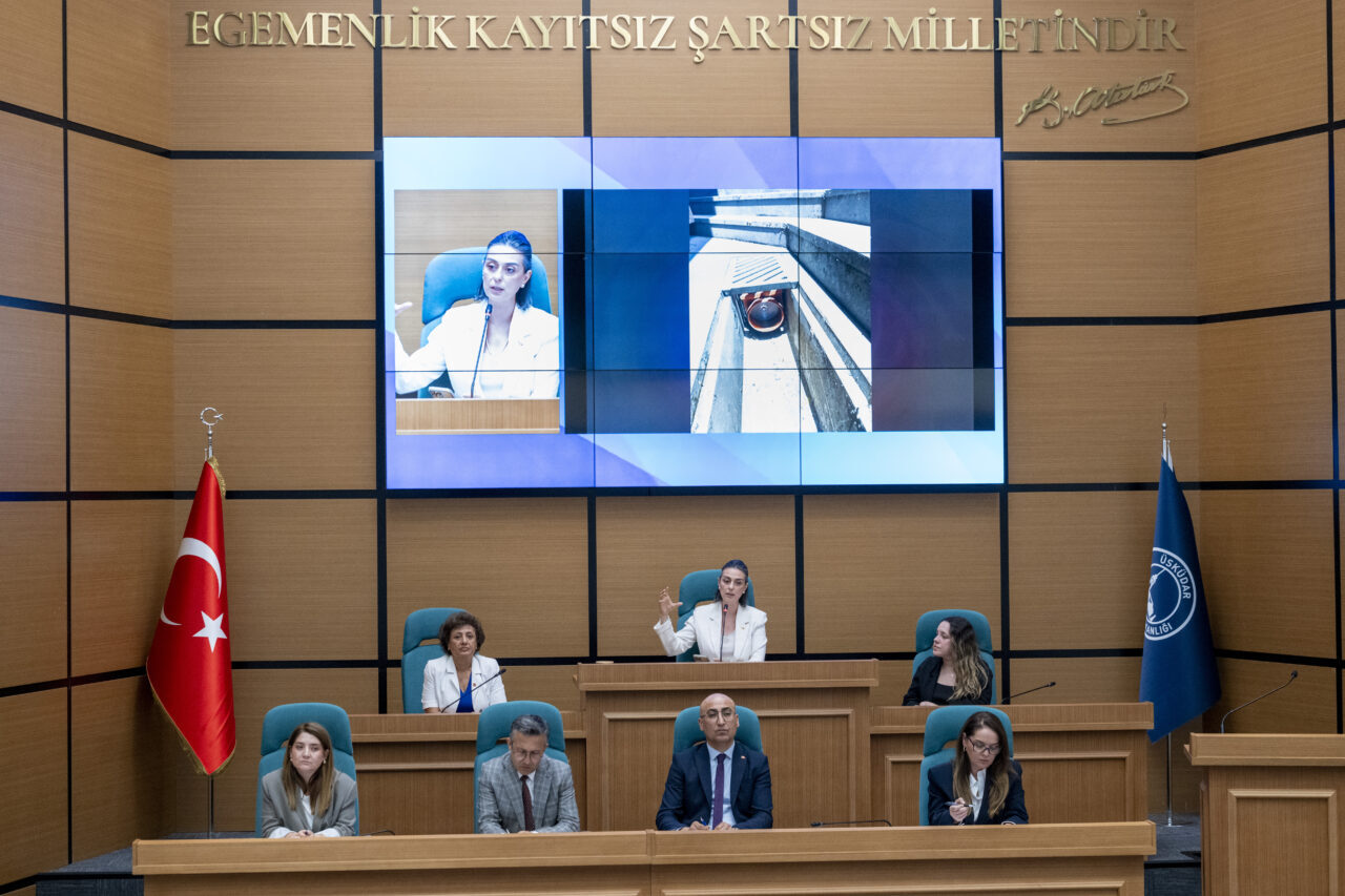 - Üsküdar Belediye Başkanı Sinem Dedetaş:
- "Tüm esnaf ve komşularımıza