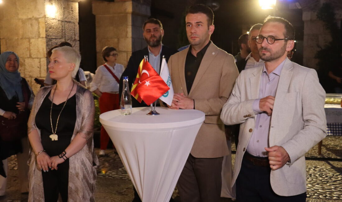 ÜSKÜP (AA) – Kuzey Makedonya'nın başkenti Üsküp'te "Ayasofya-Sessizliğin Işığı" sergisinin