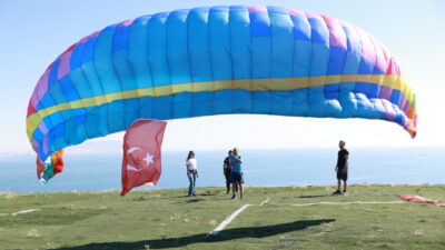 VAN (AA) – Van'ın Erciş ilçesinde bir araya gelen yamaç