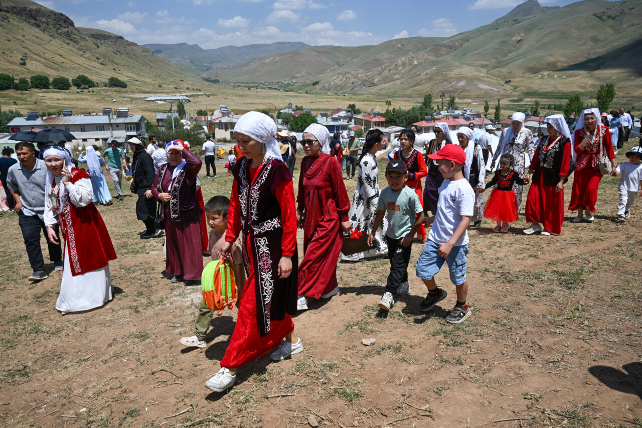 - Van Valisi ve Büyükşehir Belediye Başkan Vekili Ozan Balcı:
-