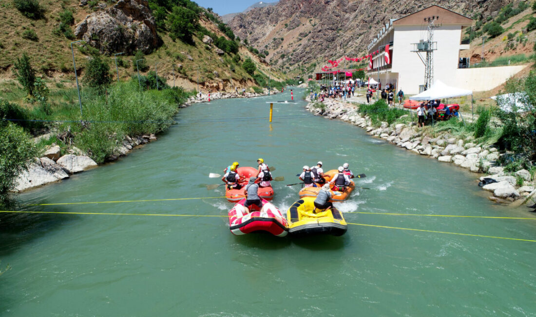 VAN (AA) – Van'ın Çatak ilçesinde düzenlenen Türkiye Rafting Şampiyonası'nın