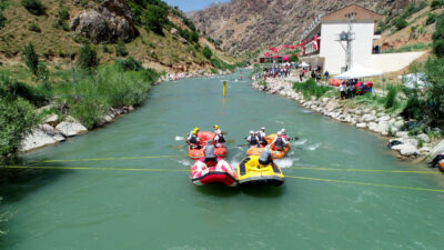 VAN (AA) – Van'ın Çatak ilçesinde düzenlenen Türkiye Rafting Şampiyonası'nın