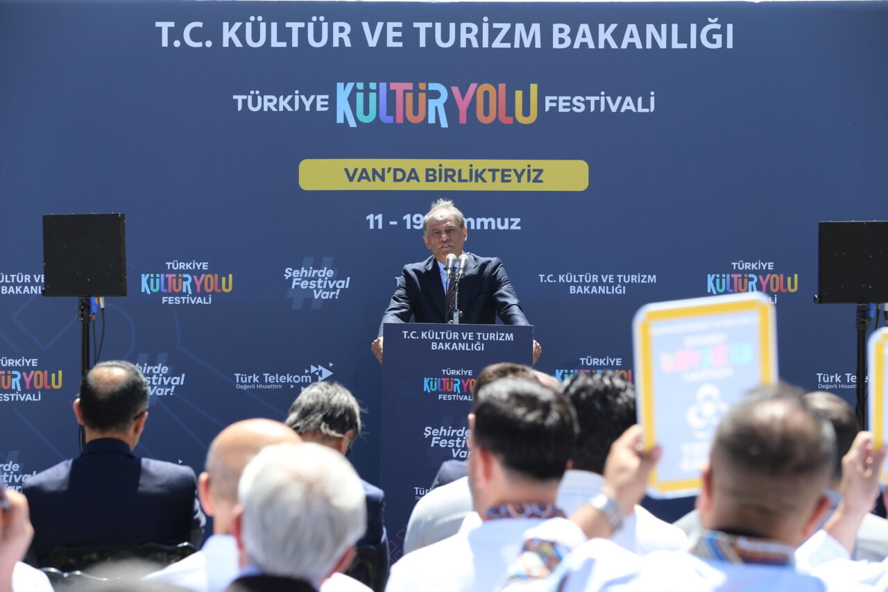 - Kültür ve Turizm Bakan Yardımcısı Nadir Alpaslan:
- "Hem bölgemiz